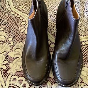 Wonen’s Softspots Brown Leather Booties 9.5N